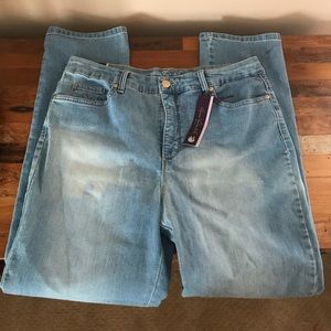 Gloria Vanderbilt Amanda 2.0 Jeans